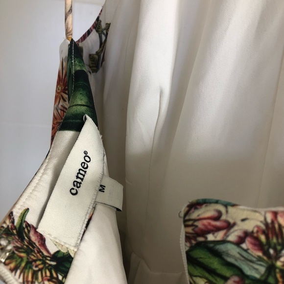 Cameo Botanical Print Dress - Picture 4 of 7